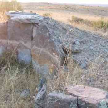 Alcántara 11: dolmen de Trincones I (parte del túmulo)